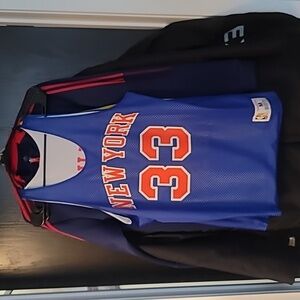 Mitchell & Ness New York Knicks Reversible Jersey - Blue / White Patrick Ewing